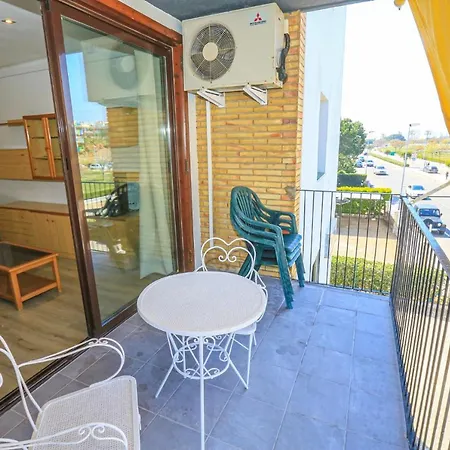 Set Pins - Only Families * Cambrils