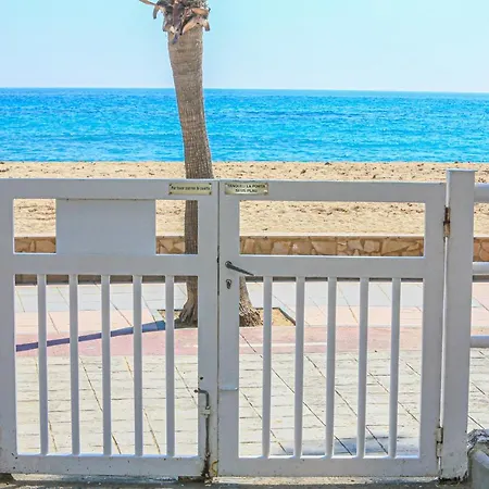 Set Pins - Only Families * Cambrils