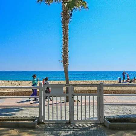 Apartment Set Pins - Only Families Cambrils