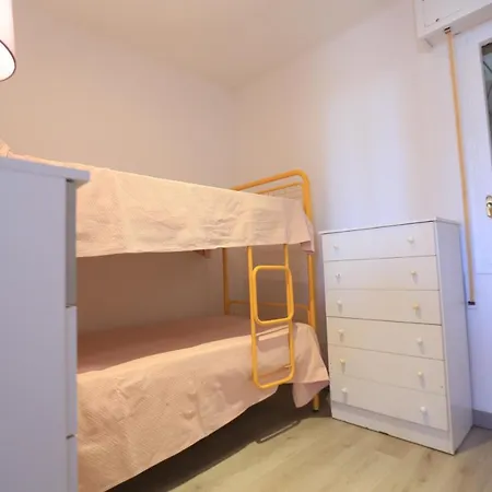 Apartment Set Pins - Only Families Cambrils